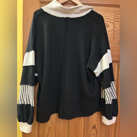 BUCKETLIST Ruth Oversized Knit Top Size Medium - Picture 9 of 14